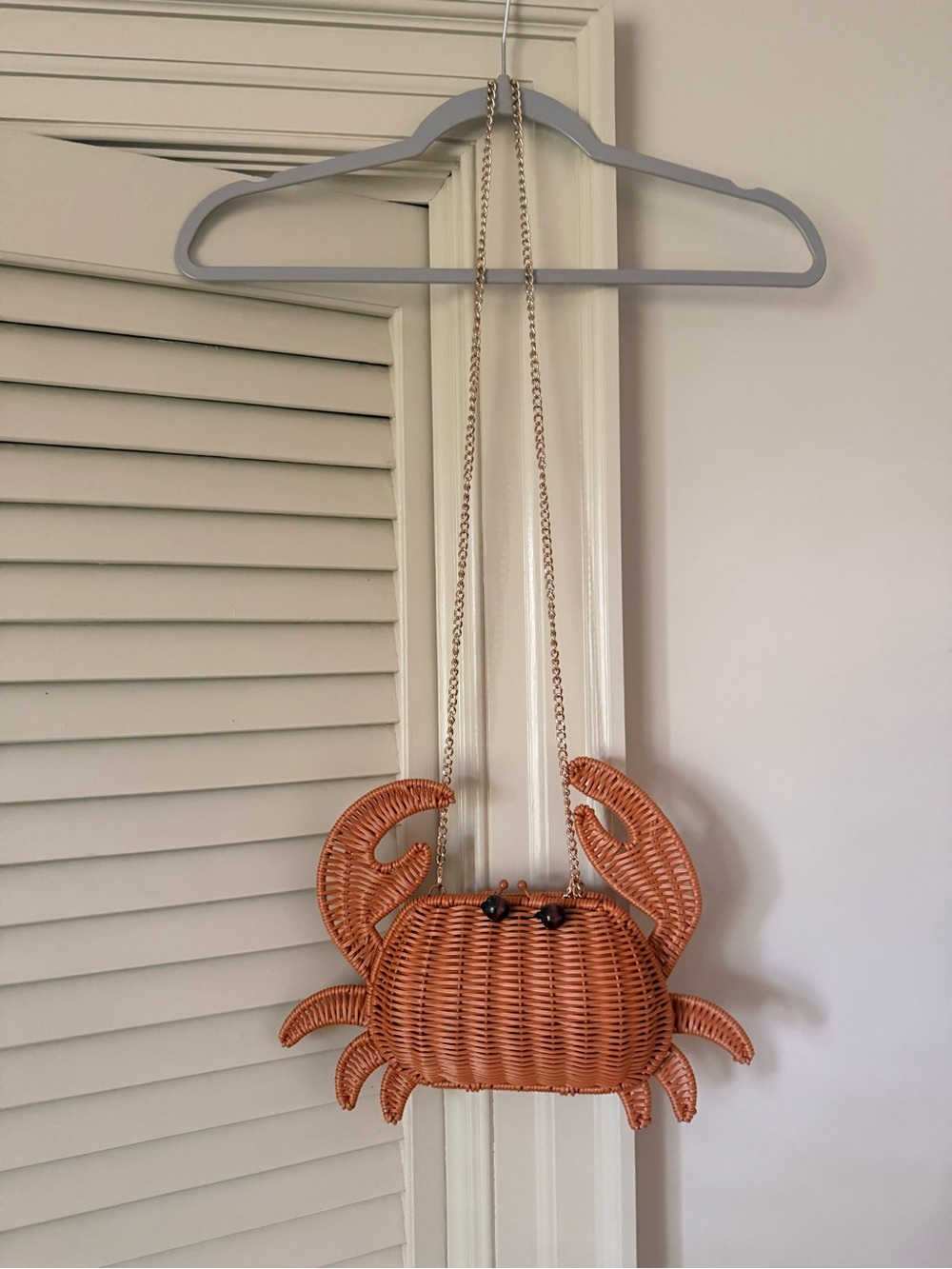 Tommy Bahama Crab Crossbody